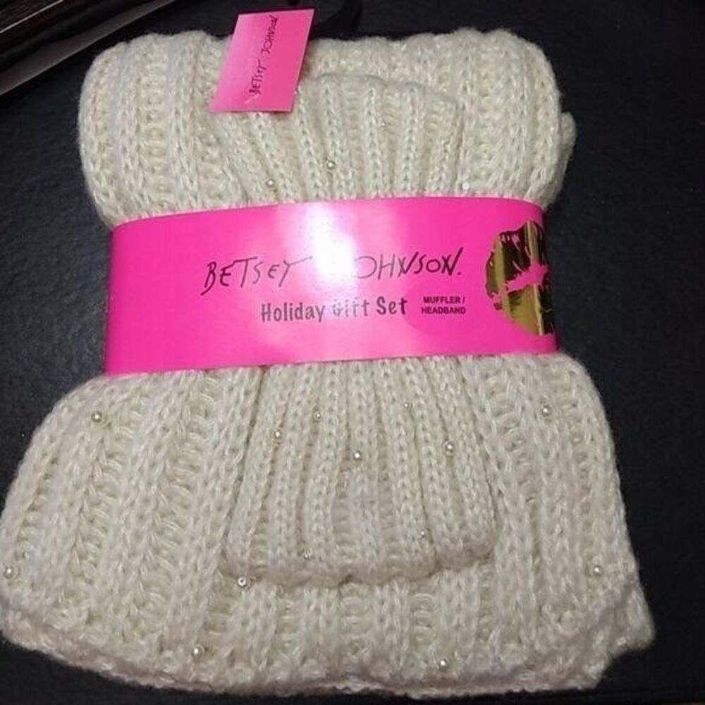 Betsey Johnson cream muffler / headband gift set faux pearls